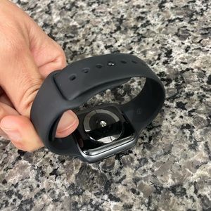 Apple iwatch 4 cracked screen but works. Cellular capability. No charger